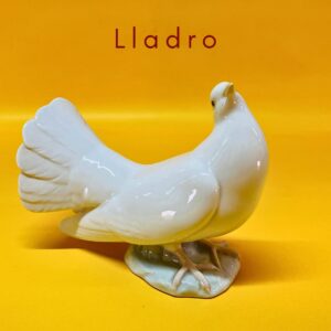 Lladro Daisa Porcelain Pigeon Figurine